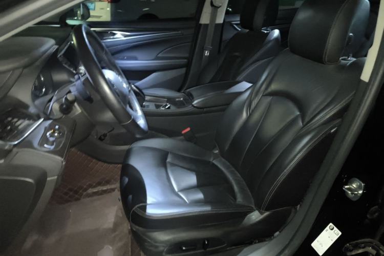 Used Buick LaCrosse 2019 28T Luxury Version Left Front Seat