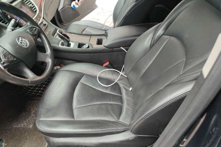 Used Buick LaCrosse 2019 28T Luxury Version Left Front Seat
