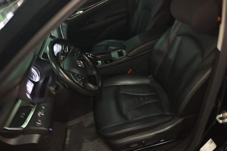 Used Buick LaCrosse 2019 28T Luxury Version Left Front Seat