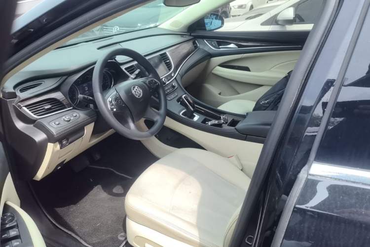 Used Buick LaCrosse 2019 28T Elite Edition Left Front Seat