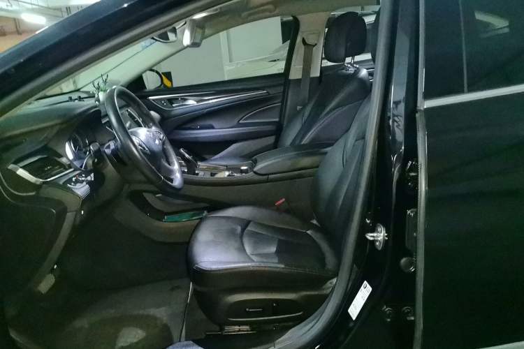 Used Buick LaCrosse 2019 28T Luxury Version Left Front Seat