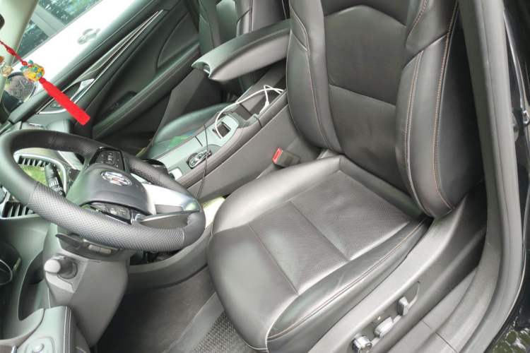 Used Buick LaCrosse 2019 28T Luxury Version Left Front Seat