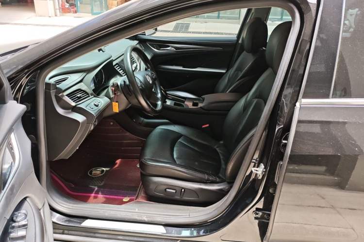 Used Buick LaCrosse 2019 28T Luxury Version Left Front Seat