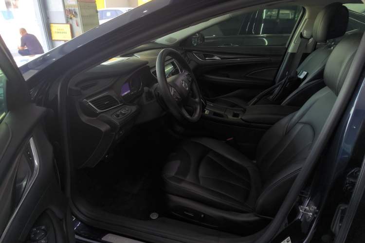 Used Buick LaCrosse 2019 28T Luxury Version Left Front Seat