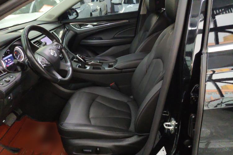 Used Buick LaCrosse 2019 28T Luxury Version Left Front Seat