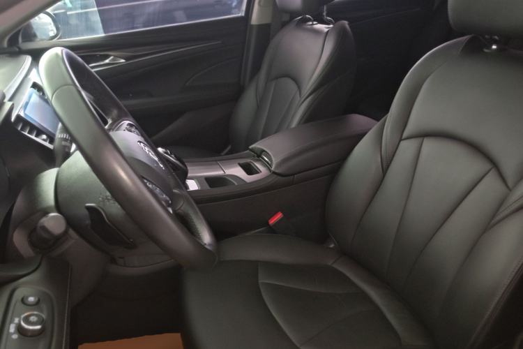 Used Buick LaCrosse 2019 28T Luxury Version Left Front Seat