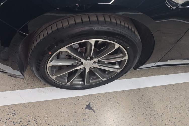 Used Buick LaCrosse 2019 28T Elite Edition Left Front Wheel Hub