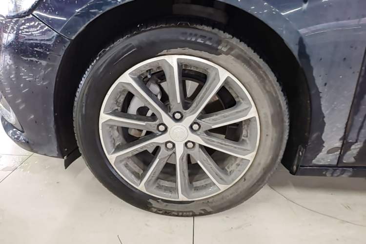 Used Buick LaCrosse 2019 28T Prestige Model Left Front Wheel Hub