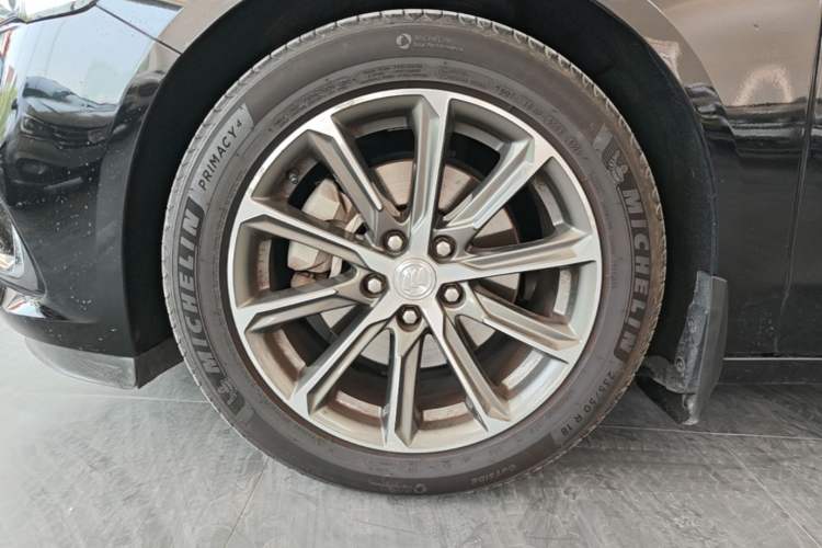 Used Buick LaCrosse 2019 28T Luxury Version Left Front Wheel Hub