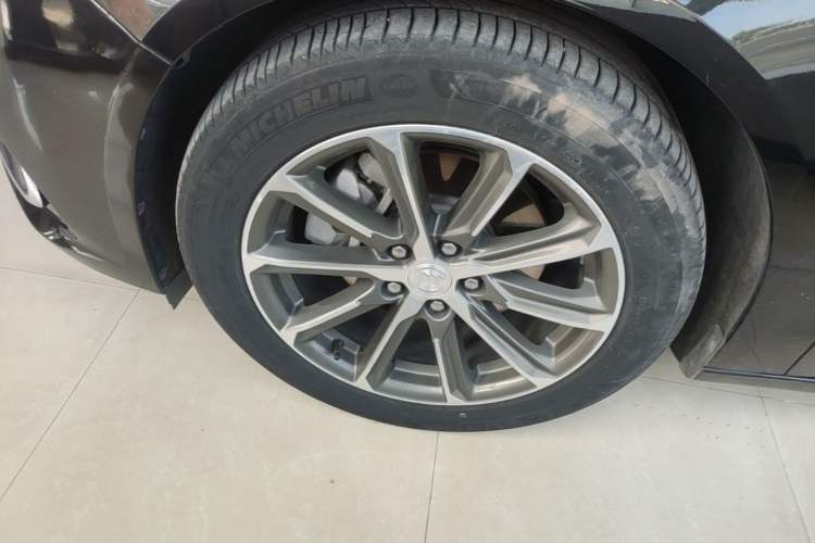Used Buick LaCrosse 2019 28T Elite Edition Left Front Wheel Hub