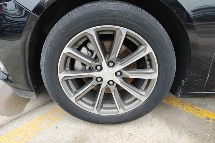 Used Buick LaCrosse 2019 28T Luxury Version Left Front Wheel Hub