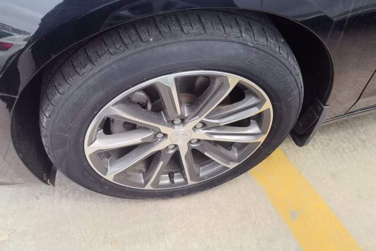 Used Buick LaCrosse 2019 28T Elite Edition Left Front Wheel Hub