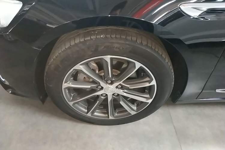 Used Buick LaCrosse 2019 28T Elite Edition Left Front Wheel Hub