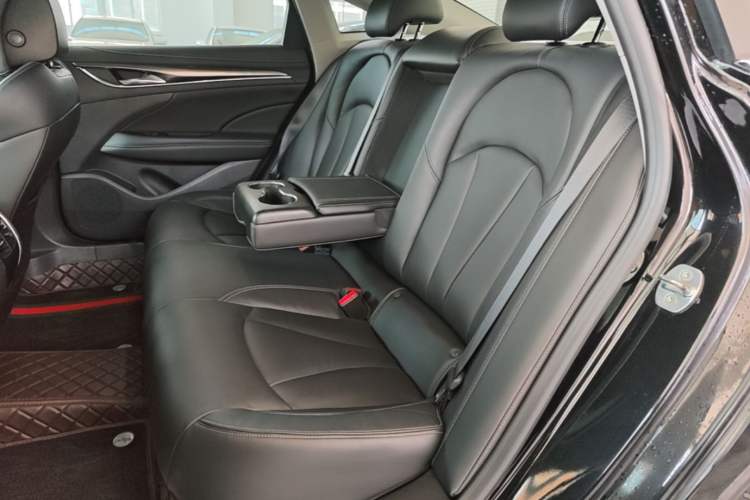 Used Buick LaCrosse 2019 28T Luxury Version Left Rear Seat