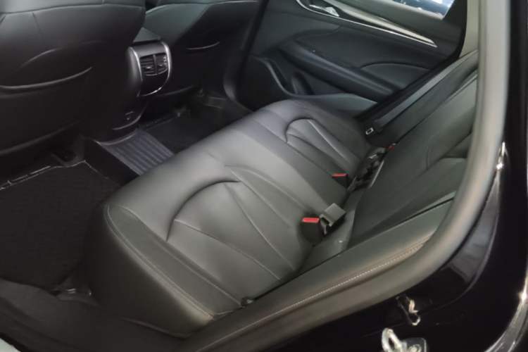 Used Buick LaCrosse 2019 28T Luxury Version Left Rear Seat