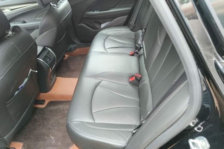 Used Buick LaCrosse 2019 28T Luxury Version Left Rear Seat