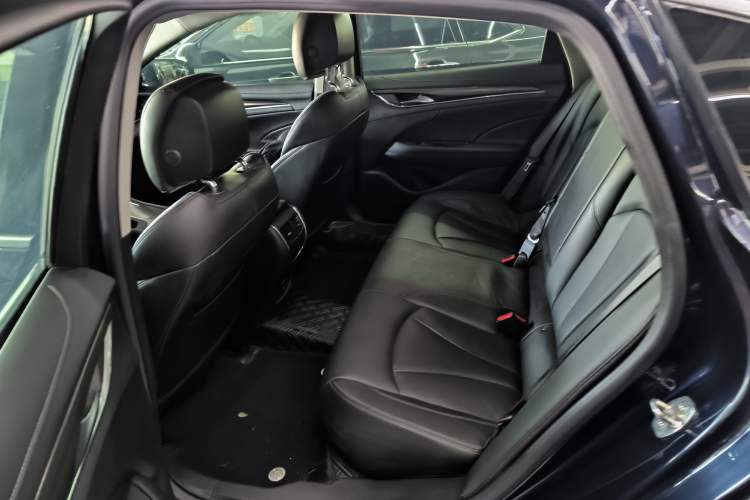 Used Buick LaCrosse 2019 28T Luxury Version Left Rear Seat
