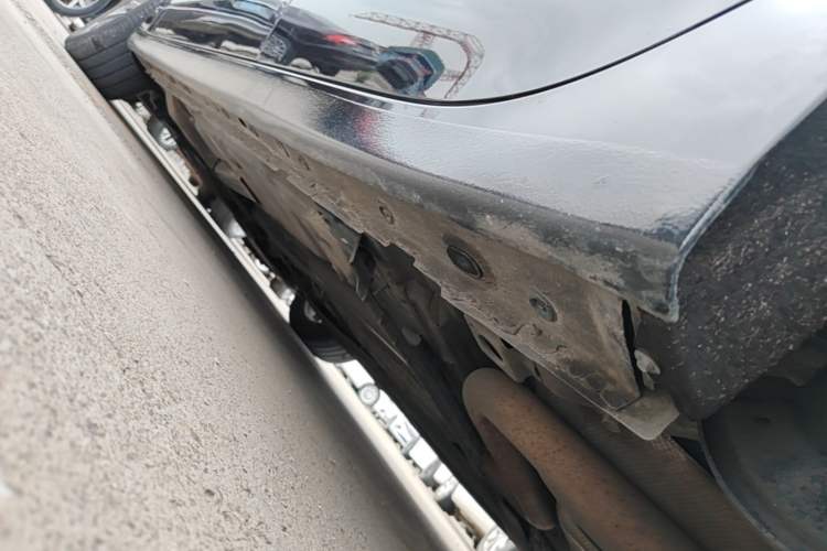 Used Buick LaCrosse 2019 28T Luxury Version Left Side Sill