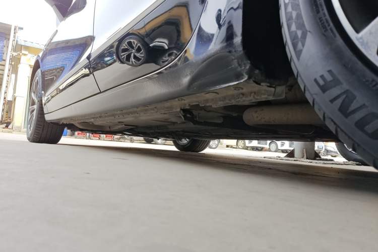 Used Buick LaCrosse 2019 28T Luxury Version Left Side Sill