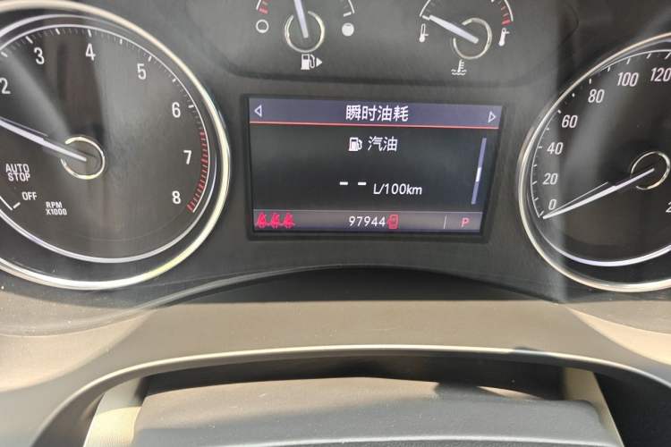 Used Buick LaCrosse 2019 28T Elite Edition Odometer Close Up