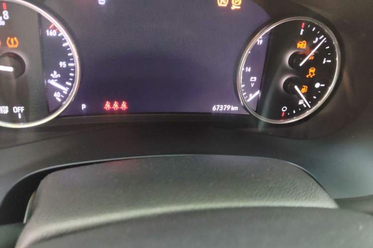 Used Buick LaCrosse 2019 28T Avenir Odometer Close Up