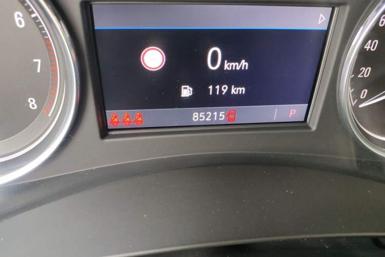 Used Buick LaCrosse 2019 28T Luxury Version Odometer Close Up