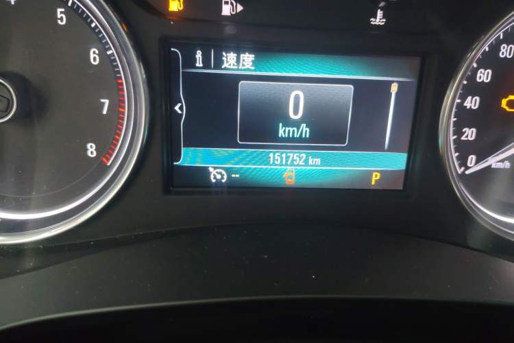 Used Buick LaCrosse 2019 28T Elite Edition Odometer Close Up