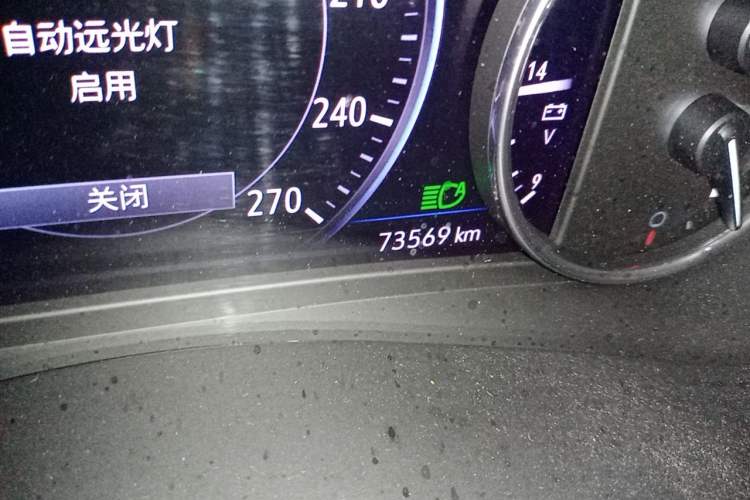 Used Buick LaCrosse 2019 28T Prestige Model Odometer Close Up