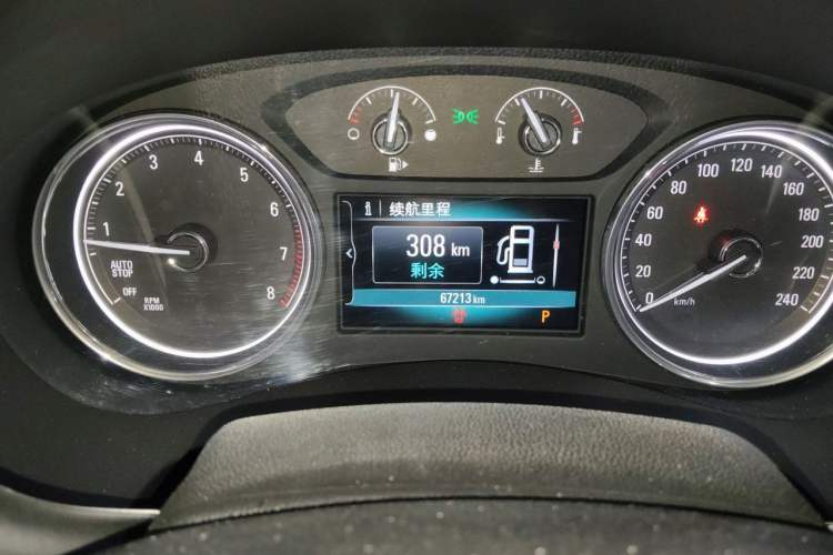 Used Buick LaCrosse 2019 28T Elite Edition Odometer Close Up