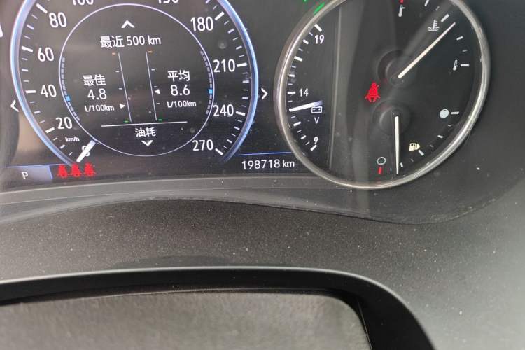Used Buick LaCrosse 2019 28T Prestige Model Odometer Close Up