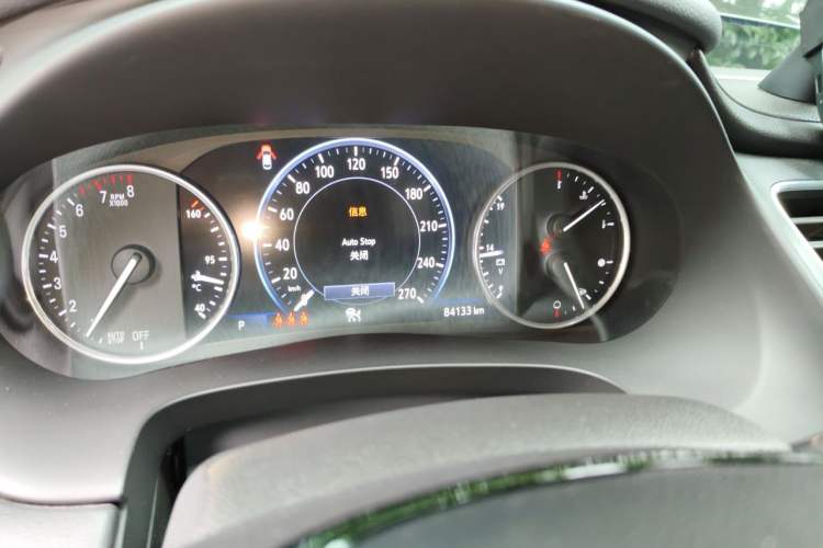 Used Buick LaCrosse 2019 28T Luxury Version Odometer Close Up