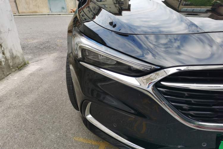 Used Buick LaCrosse 2019 28T Prestige Model Right Front Headlight