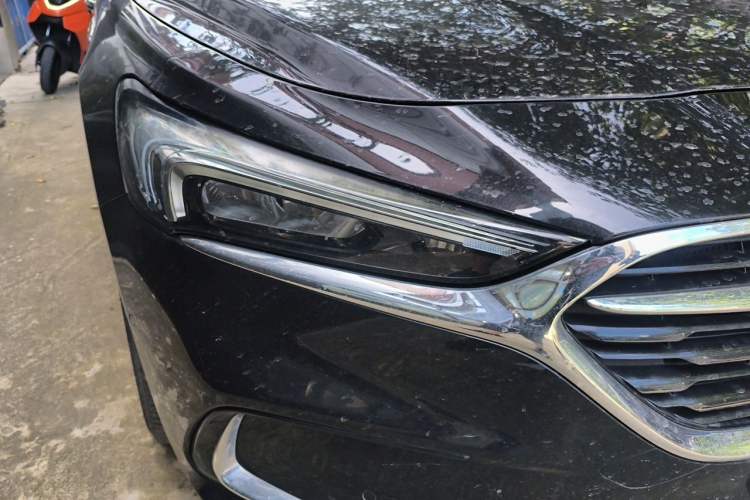 Used Buick LaCrosse 2019 28T Prestige Model Right Front Headlight