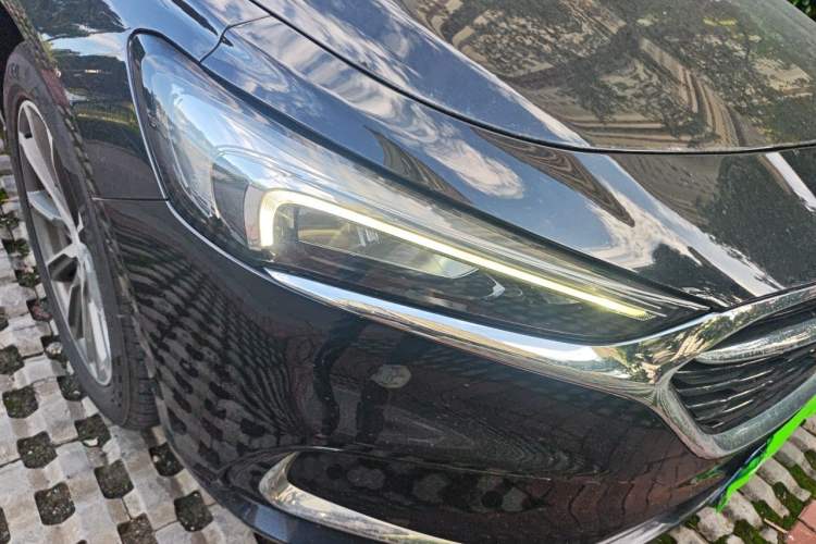 Used Buick LaCrosse 2019 28T Luxury Version Right Front Headlight