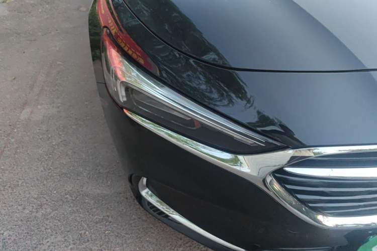 Used Buick LaCrosse 2019 28T Luxury Version Right Front Headlight