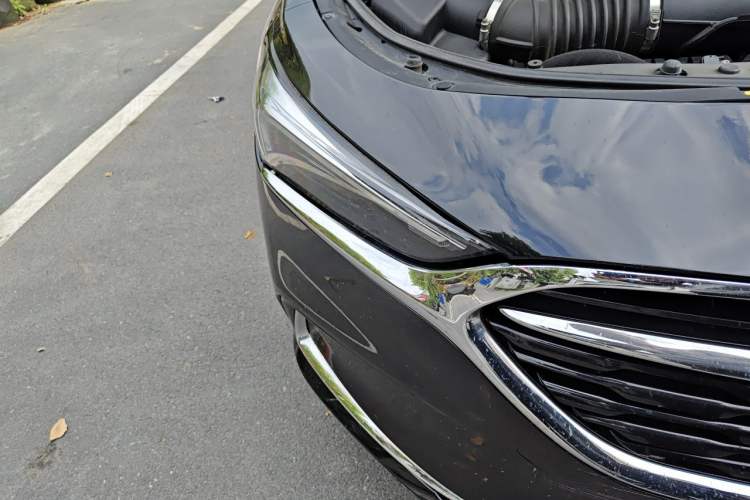 Used Buick LaCrosse 2019 28T Luxury Version Right Front Headlight