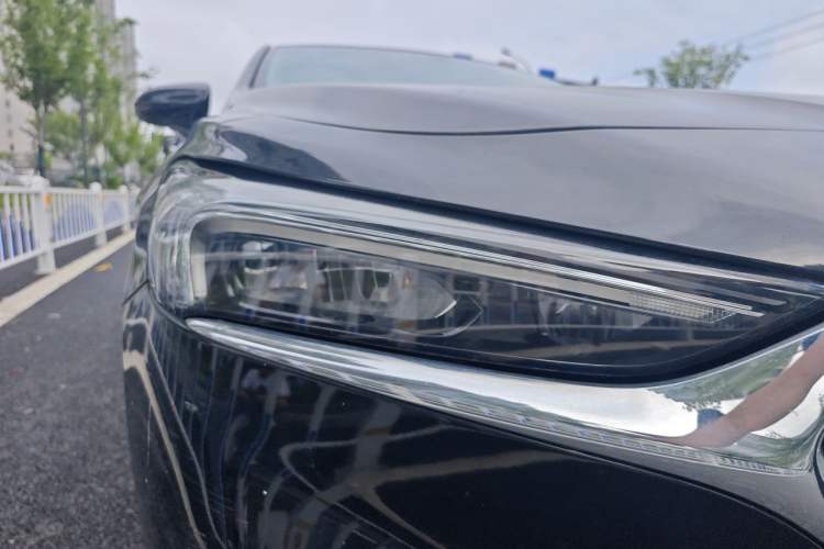 Used Buick LaCrosse 2019 28T Luxury Version Right Front Headlight