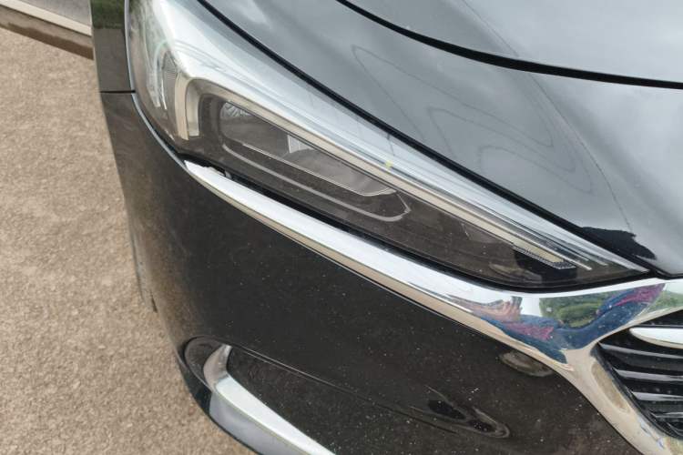 Used Buick LaCrosse 2019 28T Luxury Version Right Front Headlight