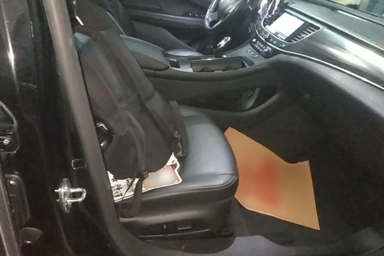 Used Buick LaCrosse 2019 28T Luxury Version Right Front Seat