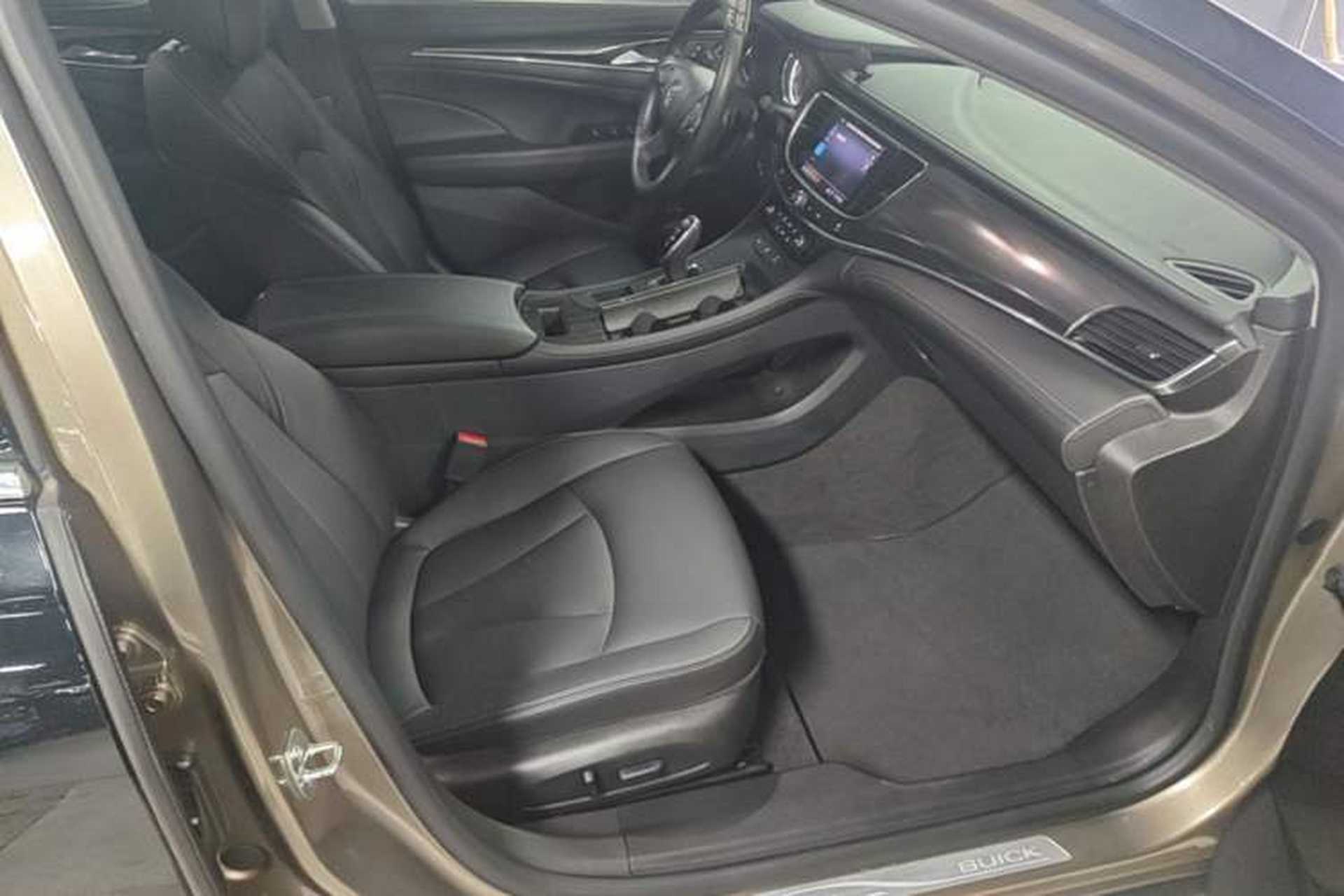 Used Buick LaCrosse 2019 28T Luxury Version Right Front Seat