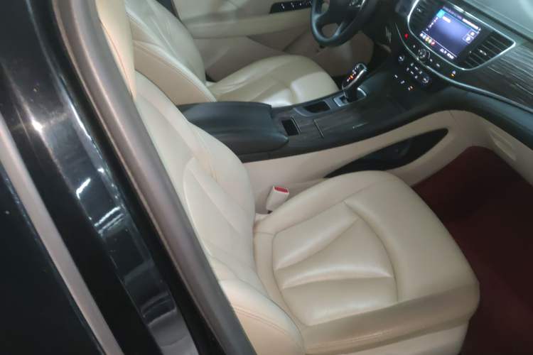 Used Buick LaCrosse 2019 28T Elite Edition Right Front Seat