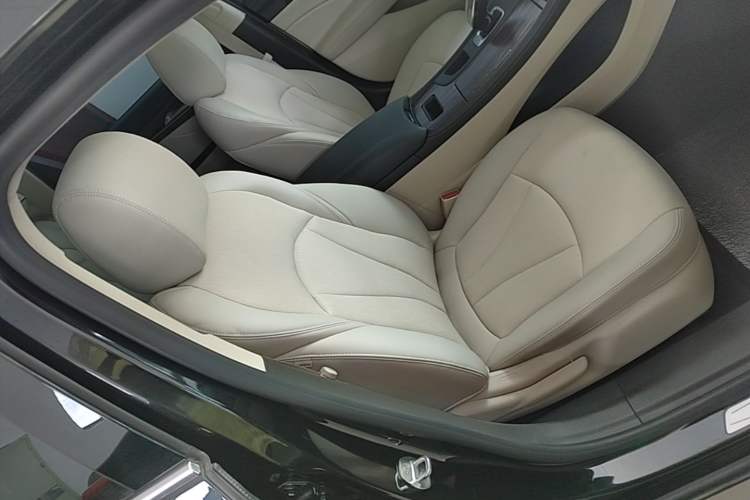 Used Buick LaCrosse 2019 28T Elite Edition Right Front Seat