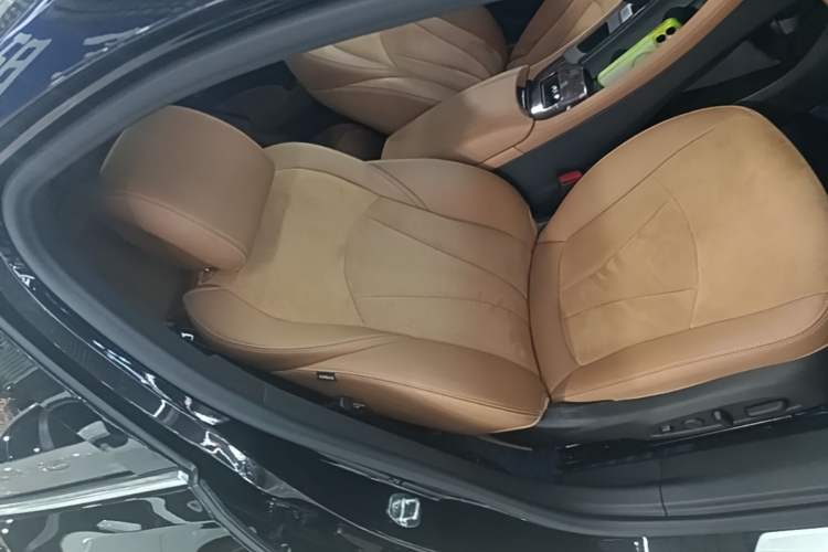 Used Buick LaCrosse 2019 28T Prestige Model Right Front Seat