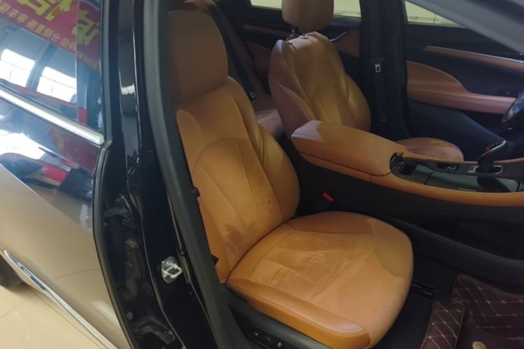 Used Buick LaCrosse 2019 28T Luxury Version Right Front Seat
