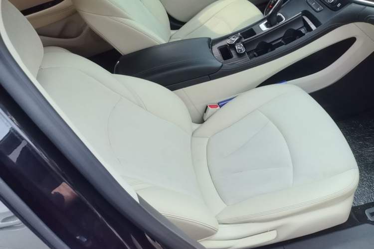 Used Buick LaCrosse 2019 28T Elite Edition Right Front Seat