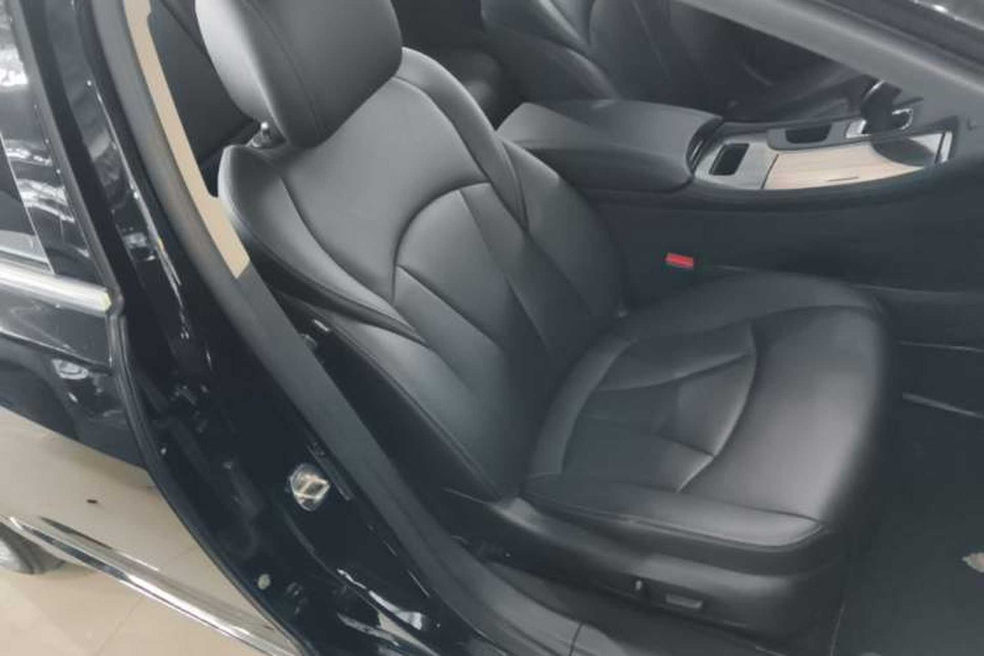 Used Buick LaCrosse 2019 28T Luxury Version Right Front Seat