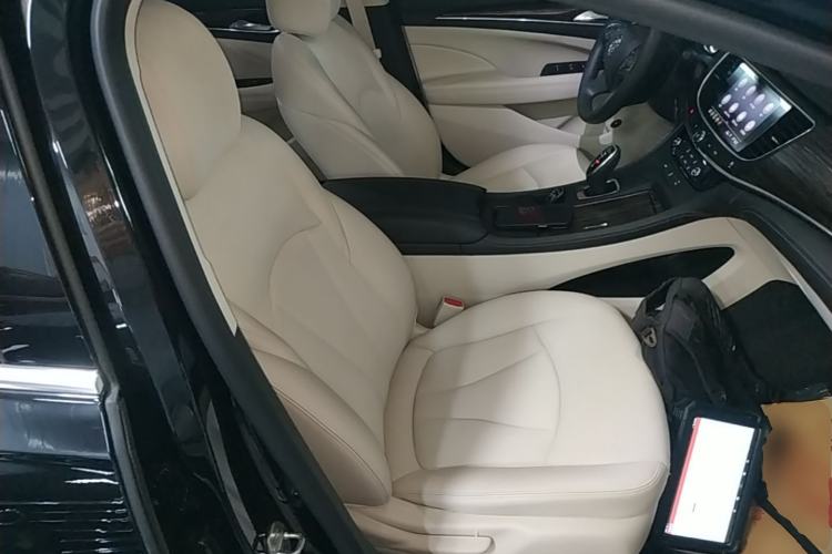 Used Buick LaCrosse 2019 28T Elite Edition Right Front Seat