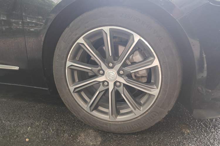 Used Buick LaCrosse 2019 28T Luxury Version Right Front Wheel Hub