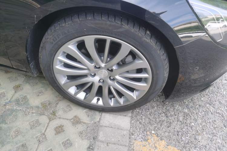 Used Buick LaCrosse 2019 28T Prestige Model Right Front Wheel Hub