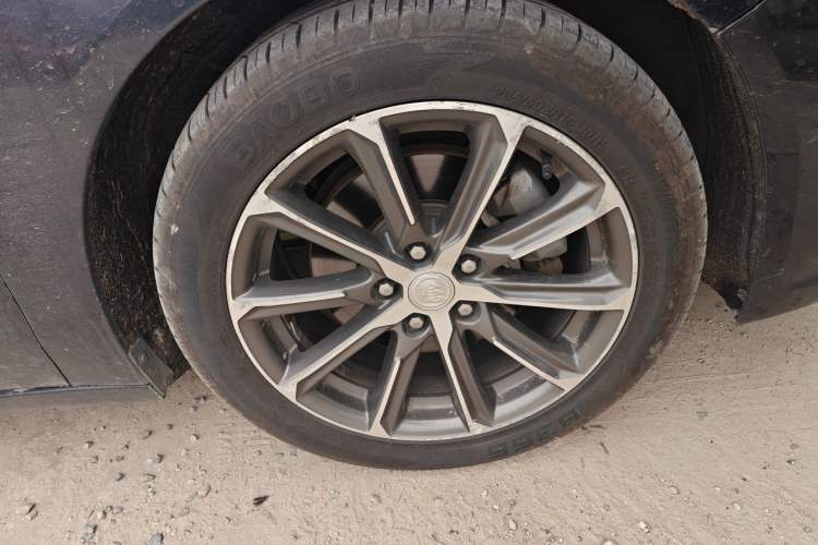 Used Buick LaCrosse 2019 28T Prestige Model Right Front Wheel Hub